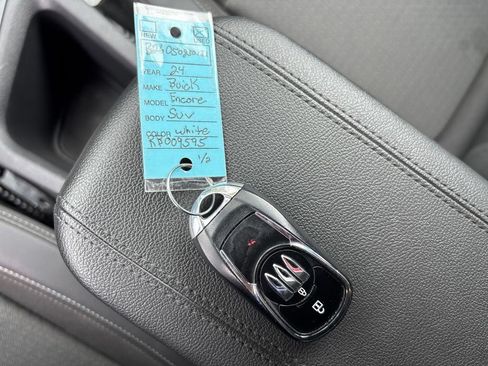 Used 2024 Buick Encore GX Preferred FWD image 31