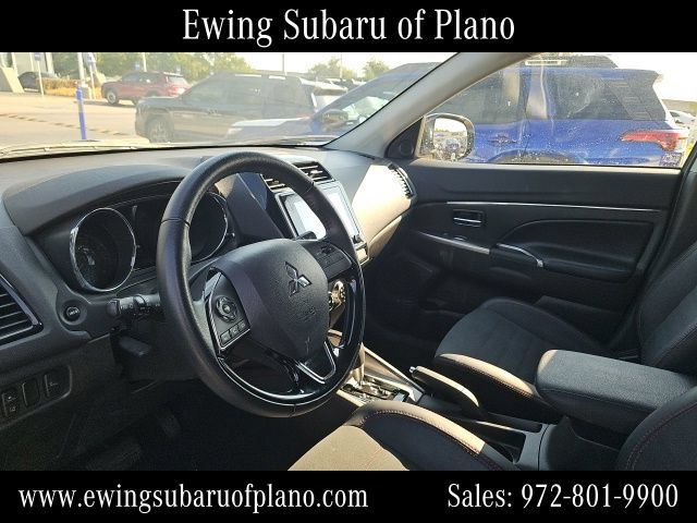 Used 2025 Mitsubishi Outlander Sport ES AWD/4WD image 5