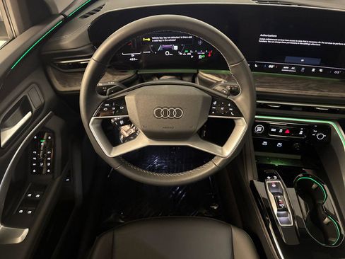 Certified 2025 Audi Q5 Premium w/ Convenience Package AWD/4WD image 14