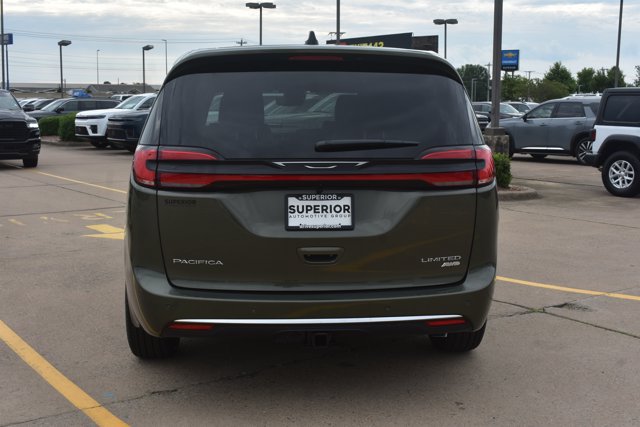 New 2027 Chrysler Pacifica Limited AWD/4WD image 6