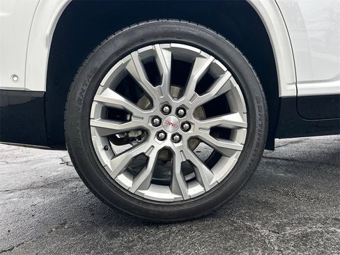 Used 2024 GMC Acadia Denali w/ Super Cruise Package image 18