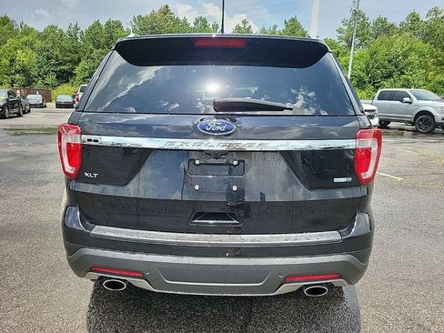 Used 2019 Ford Explorer XLT w/ Equipment Group 202A AWD/4WD image 6