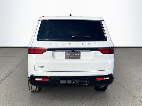 Certified 2025 Jeep Wagoneer L 4WD w/ HD Trailer Tow Package image 6
