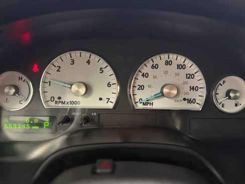 Used 2003 Ford Thunderbird RWD image 17