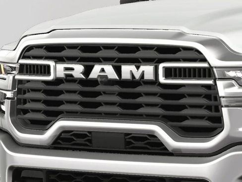 New 2025 RAM 2500 Big Horn AWD/4WD image 13