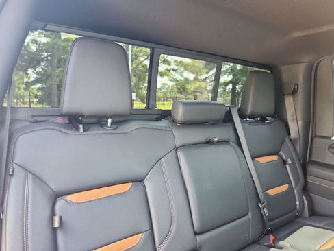 Used 2024 GMC Sierra 2500 AT4 w/ AT4 Premium Plus Package AWD/4WD image 12