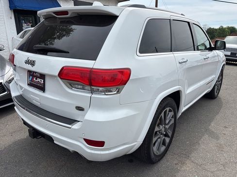 Used 2018 Jeep Grand Cherokee Overland AWD/4WD image 6