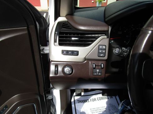 Used 2018 GMC Yukon XL Denali w/ Denali Ultimate Package image 21