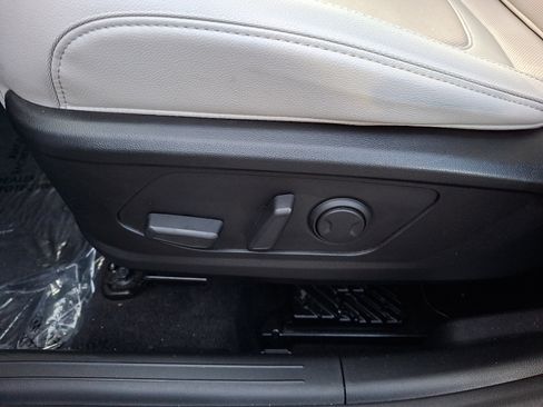 Used 2024 Hyundai Tucson Limited AWD/4WD image 16