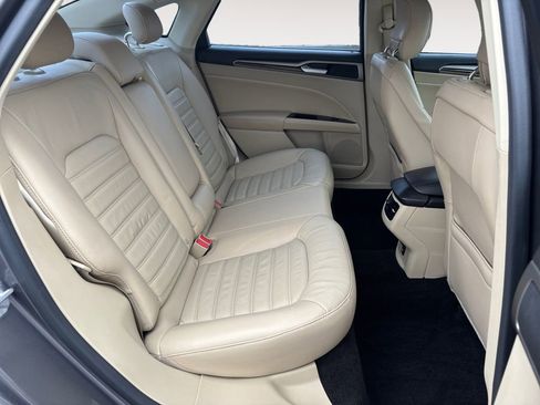 Used 2014 Ford Fusion SE w/ Equipment Group 202A image 11