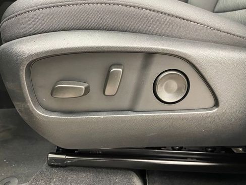 New 2026 Chevrolet Equinox LT w/ Convenience Package II AWD/4WD image 10