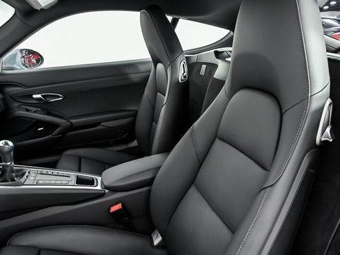 Used 2025 Porsche 718 Cayman RWD image 17