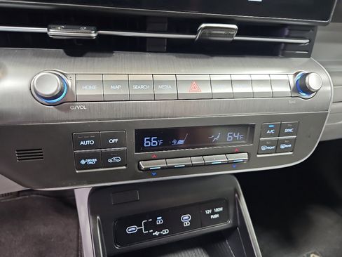 Used 2024 Hyundai Kona SEL FWD image 18