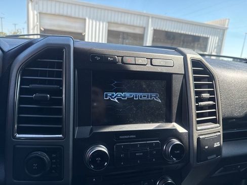 Used 2017 Ford F150 Raptor w/ Equipment Group 802A Luxury AWD/4WD image 10