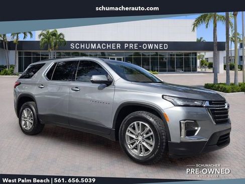 Certified 2023 Chevrolet Traverse LT FWD image 1