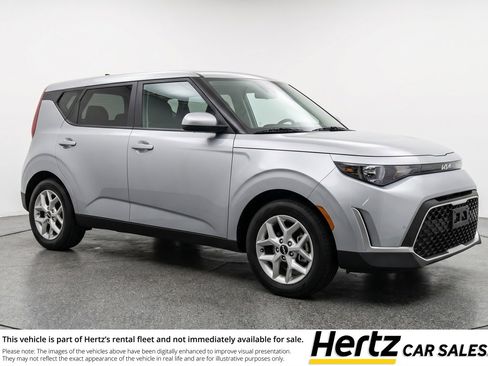 Used 2025 Kia Soul LX w/ LX Technology Package FWD image 1