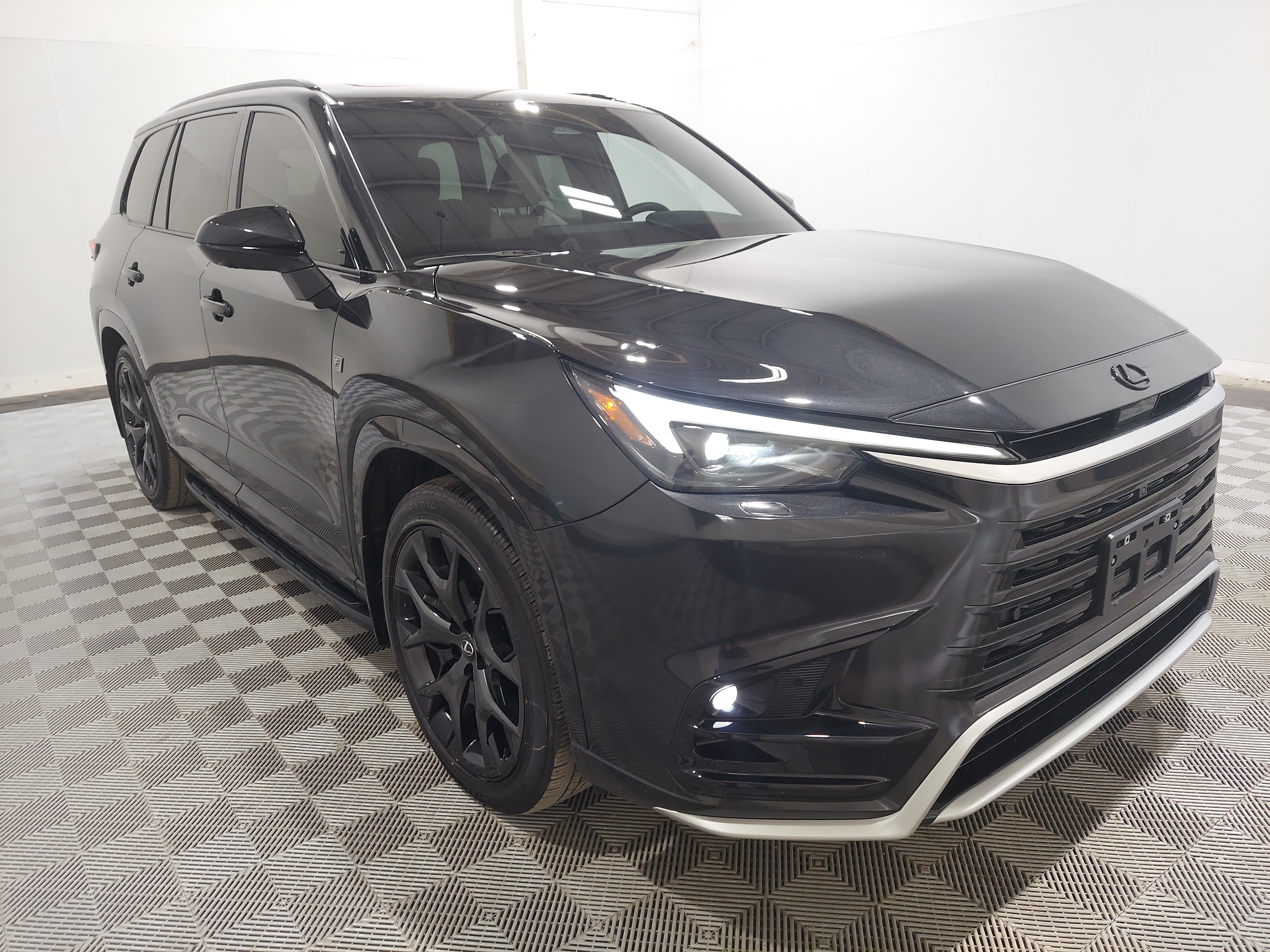 Used 2024 Lexus TX 500h AWD image 4