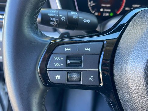 Used 2025 Honda Pilot Touring image 15