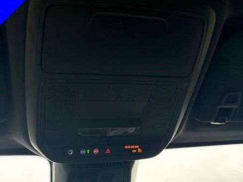 New 2026 Chevrolet Equinox LT w/ Convenience Package II AWD/4WD image 16