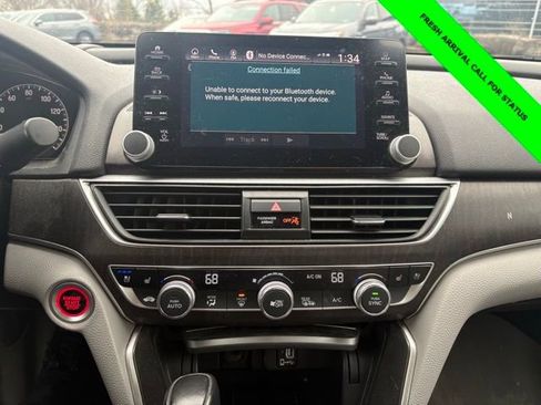 Used 2018 Honda Accord Touring image 15