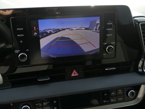 Used 2023 Kia Sportage LX image 19