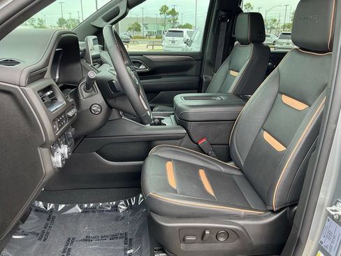 Used 2023 GMC Yukon XL AT4 w/ AT4 Premium Plus Package AWD/4WD image 15