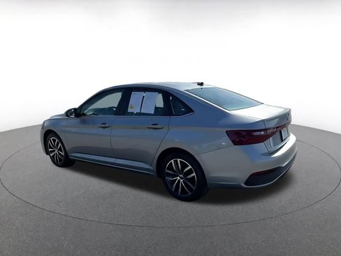 Used 2025 Volkswagen Jetta SE image 10