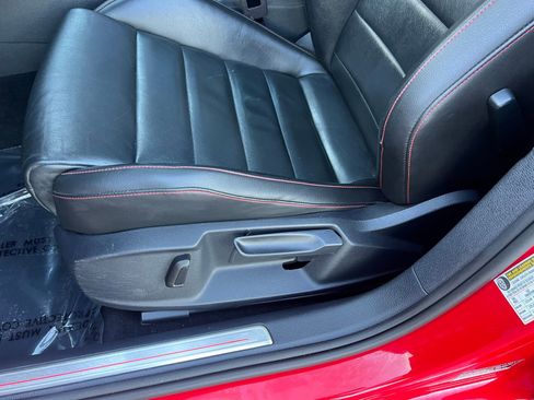 Used 2020 Volkswagen GTI SE image 19