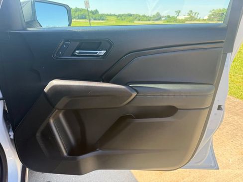 Used 2024 Chevrolet Colorado LT w/ LT Convenience Package II RWD image 19
