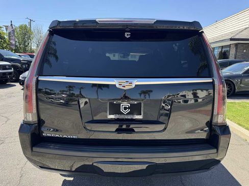 Used 2019 Cadillac Escalade ESV Premium Luxury AWD/4WD image 6