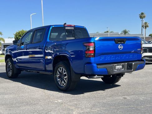 New 2026 Nissan Frontier SV image 2