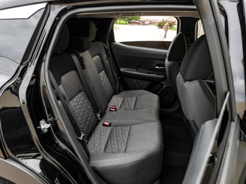 Used 2025 Nissan Kicks SV w/ Illumination Package FWD image 27