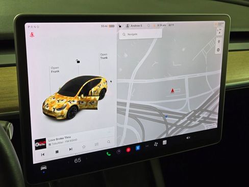 Used 2022 Tesla Model Y Long Range image 29