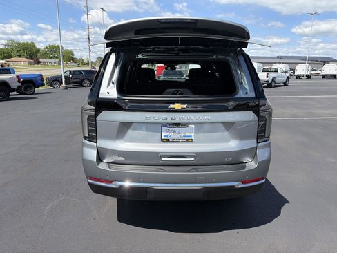 New 2026 Chevrolet Suburban LT AWD/4WD image 5