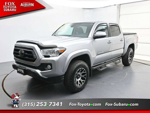 Used 2021 Toyota Tacoma SR5 AWD/4WD image 2