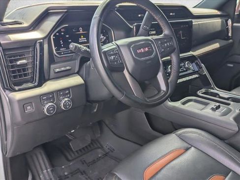 Used 2024 GMC Sierra 2500 AT4 w/ AT4 Premium Plus Package AWD/4WD image 10