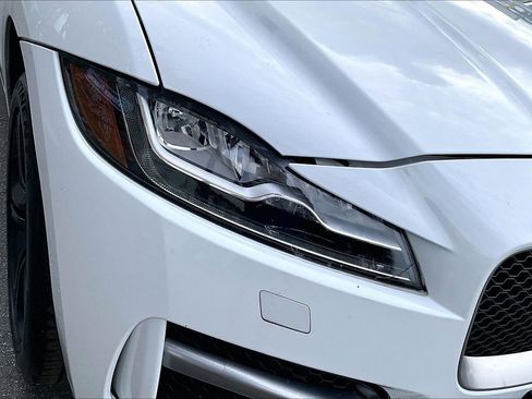 Used 2018 Jaguar F-PACE R-Sport image 33