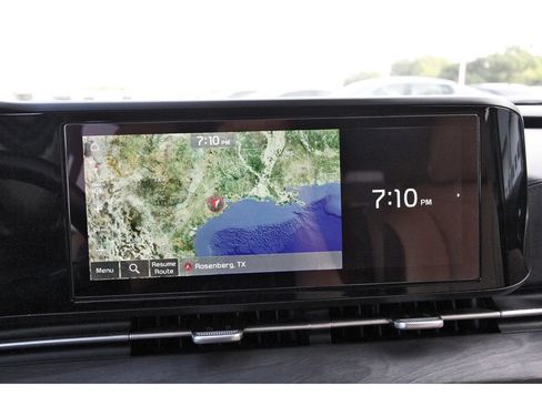 Used 2023 Kia Carnival EX FWD image 27