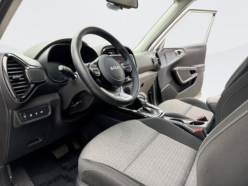 Used 2025 Kia Soul EX FWD image 10