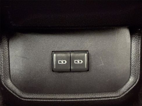 Certified 2025 Toyota Highlander LE FWD image 34