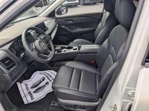 Certified 2023 Nissan Rogue SV w/ SV Premium B Package AWD/4WD image 15