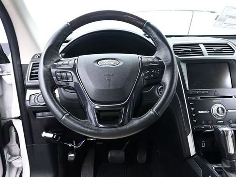 Used 2018 Ford Explorer Platinum AWD/4WD image 28