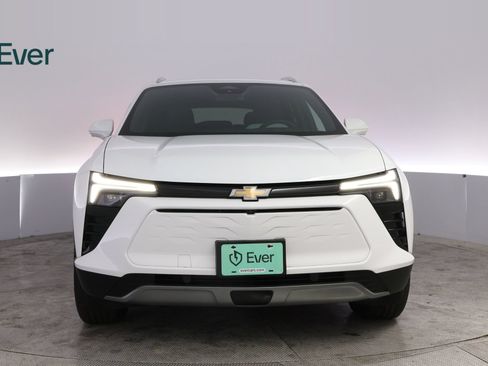 Used 2024 Chevrolet Blazer EV LT AWD/4WD image 12