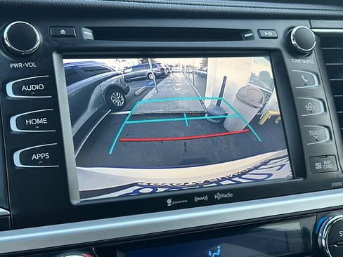 Certified 2019 Toyota Highlander XLE image 23