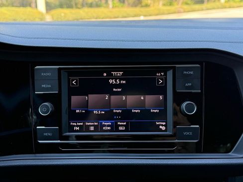 Used 2024 Volkswagen Jetta Sport image 18