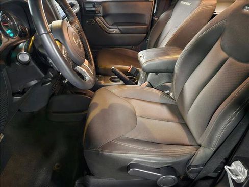 Used 2018 Jeep Wrangler Sport AWD/4WD image 13