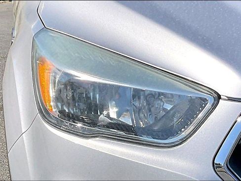 Used 2017 Ford Escape SE FWD image 29