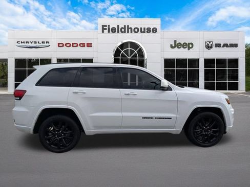 Used 2020 Jeep Grand Cherokee Altitude AWD/4WD image 11