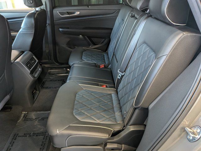 Used 2024 Volkswagen Atlas Cross Sport SEL Premium R-Line AWD/4WD image 27