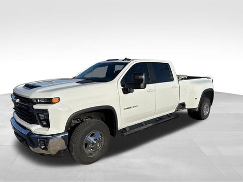 Certified 2024 Chevrolet Silverado 3500 LT image 3